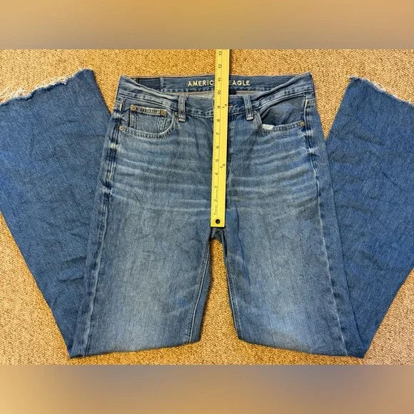 American Eagle Low Rise Baggy Flare Jeans Women’s Size 0 Denim Blue Jeans - Picture 5 of 8